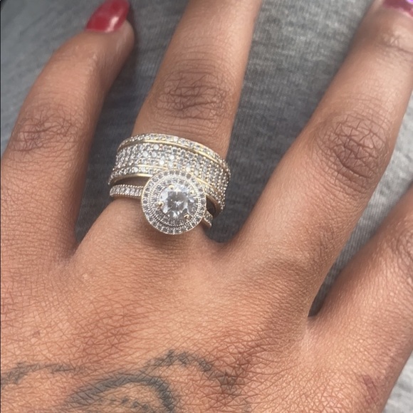 Wedding rings - Picture 1 of 3